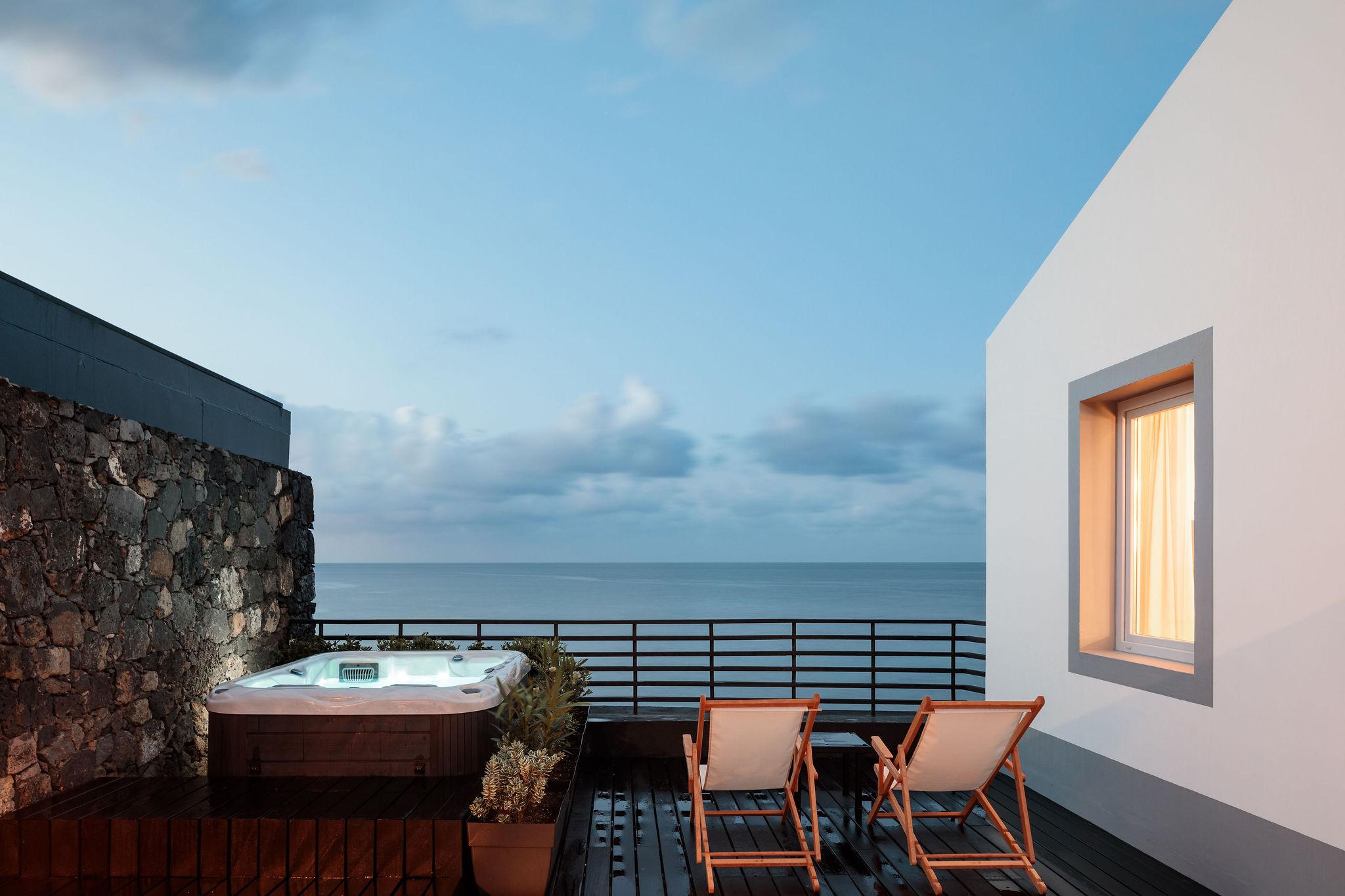 White Exclusive Suites & Villas Лагоа Екстериор снимка