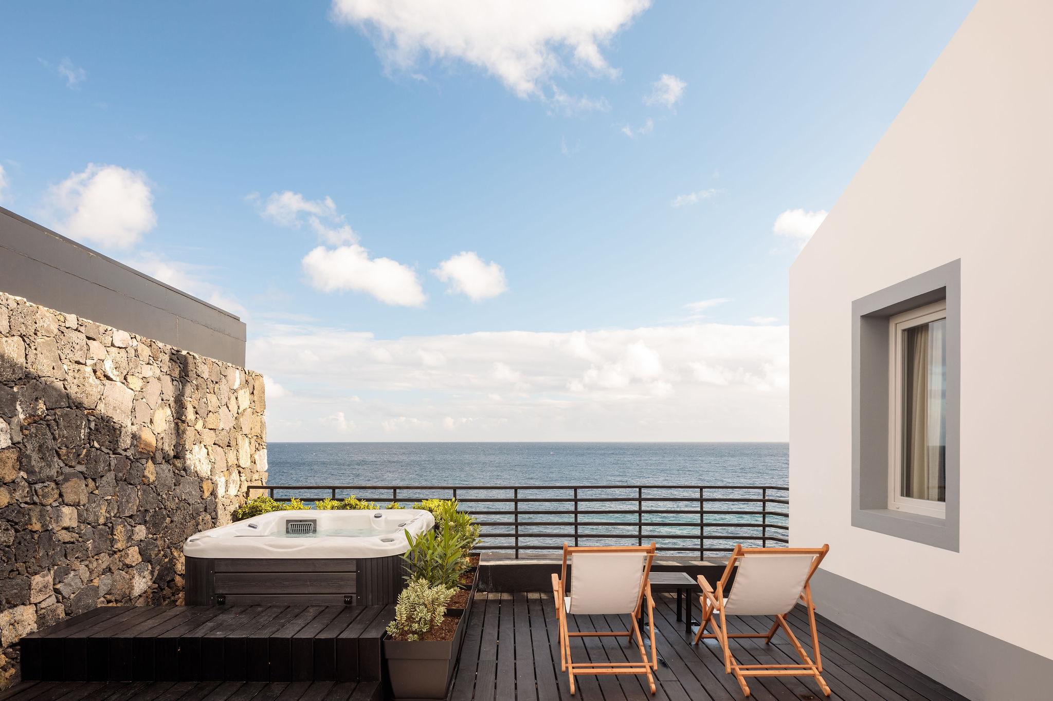 White Exclusive Suites & Villas Лагоа Екстериор снимка